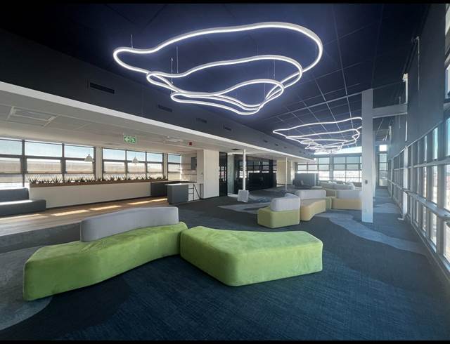 348M² OFFICE TO LET IN WOODSTOCK