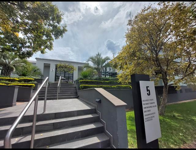 252M² OFFICE TO LET IN BRYANSTON
