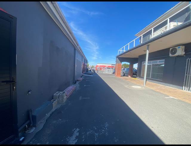 149M² RETAIL TO LET IN PARKLANDS