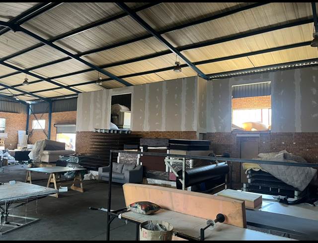 750M² WAREHOUSE TO LET IN AMALGAM