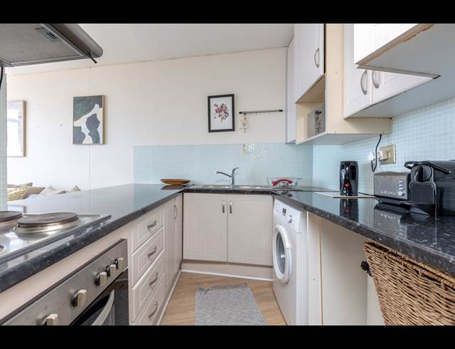 2 BEDROOM APARTMENT RENTED IN VREDEHOEK