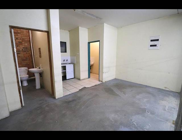 INDUSTRIAL PROPERTY TO RENT IN LASER PARK