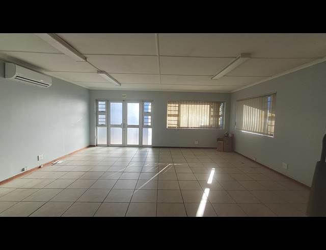 109M² BUSINESS TO LET IN NAHOON