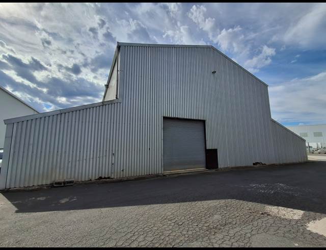 2,563M² WAREHOUSE TO LET IN WOODBROOK