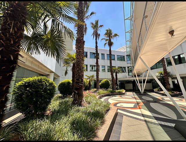 2,079M² OFFICE TO LET IN ROSEBANK