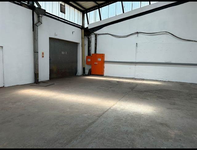 1,146M² WAREHOUSE TO LET IN ANDERBOLT