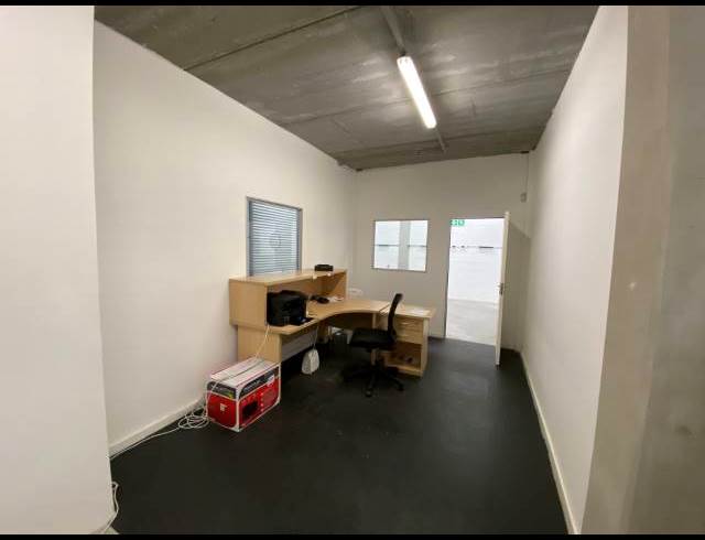 467M² WAREHOUSE TO LET IN STIKLAND INDUSTRIAL