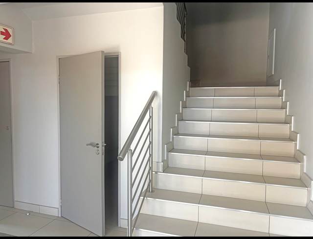 365M² BUILDING TO LET IN FOURWAYS