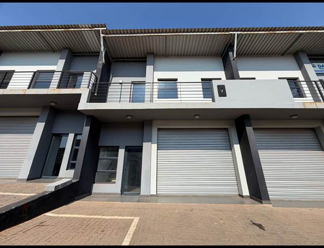 85M² WAREHOUSE TO LET IN CLAYVILLE