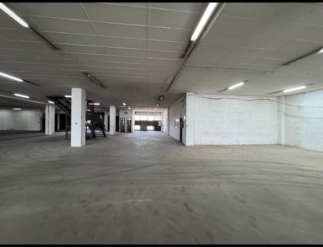 1,620M² WAREHOUSE TO LET IN WYNBERG