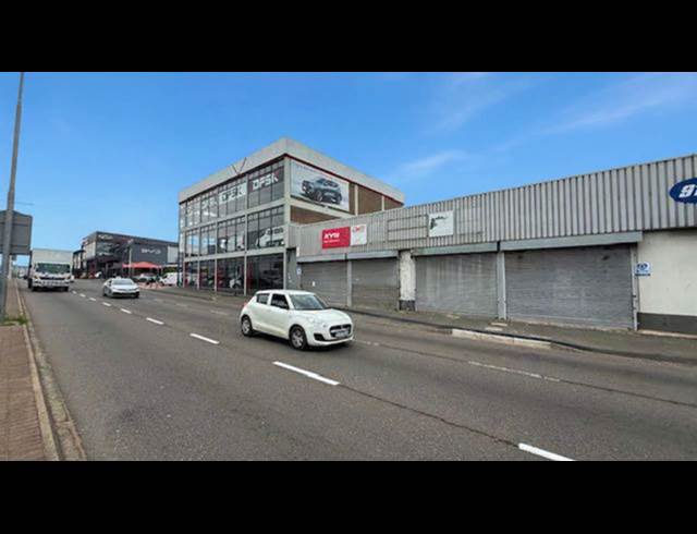 1,000M² SHOWROOM TO LET IN STAMFORD HILL