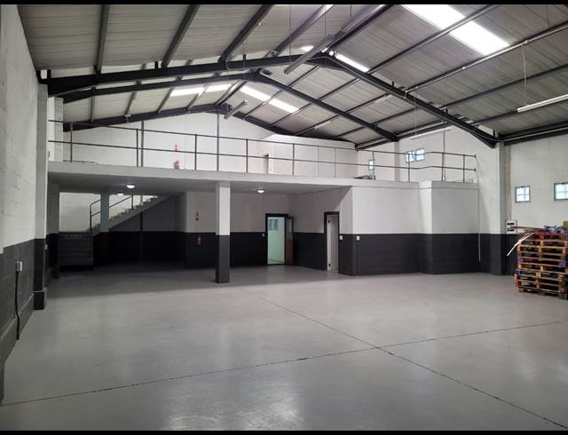 420M² WAREHOUSE TO LET IN EPPING INDUSTRIAL
