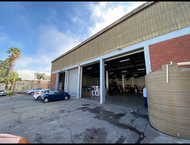 2,400M² WAREHOUSE TO LET IN BEACONVALE