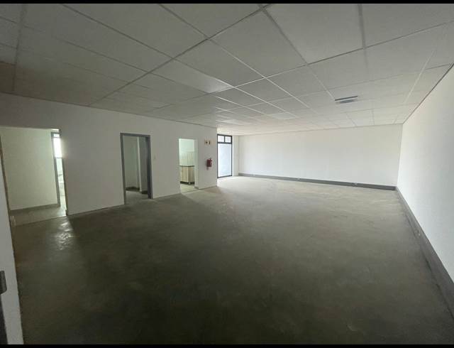601M² WAREHOUSE TO LET IN CLAYVILLE