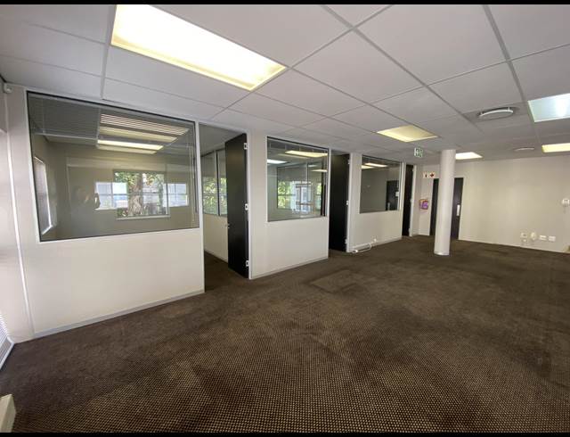 147M² OFFICE TO LET IN STEENBERG