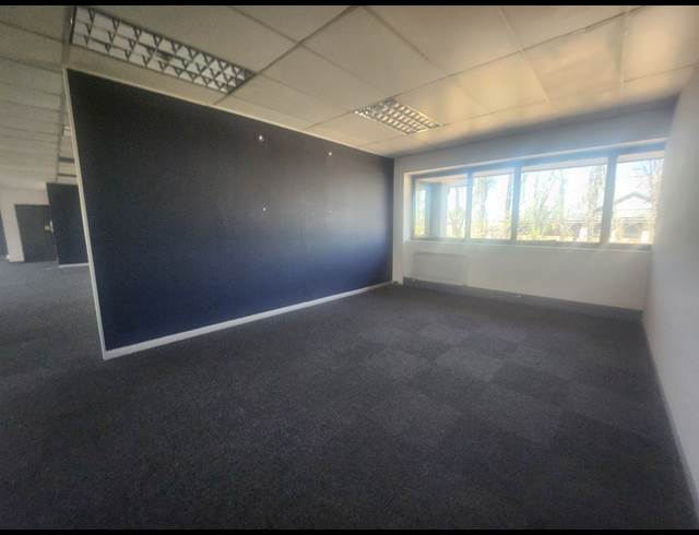 309M² OFFICE TO LET IN WOODMEAD