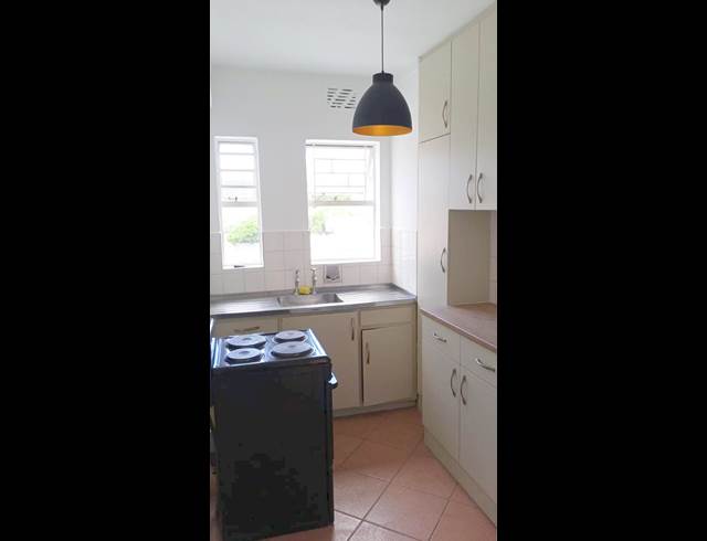 1 bed property to rent in ORANJEZICHT