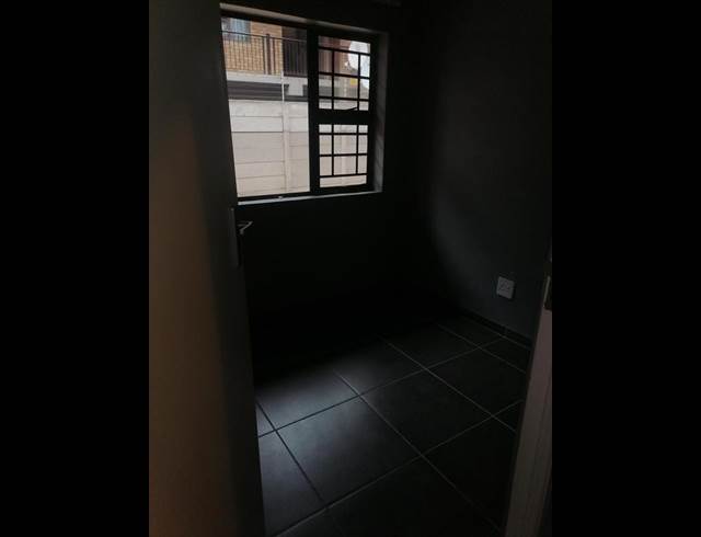 2 BEDROOM PROPERTY TO RENT IN GOODWOOD CENTRAL