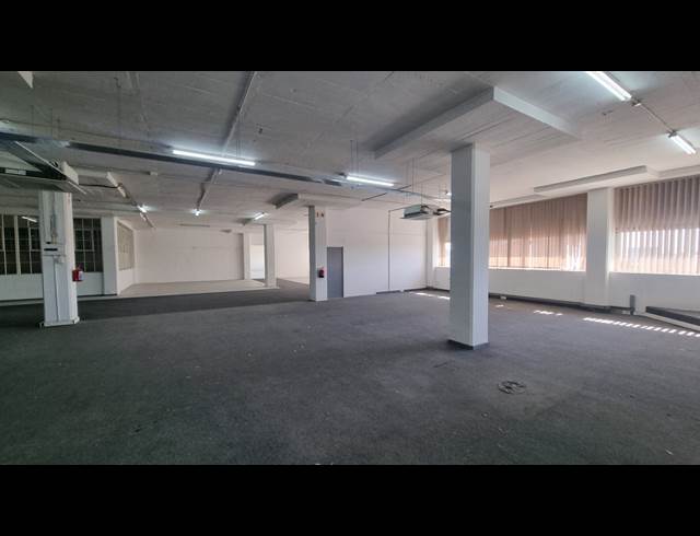 850M² WAREHOUSE TO LET IN SALT RIVER
