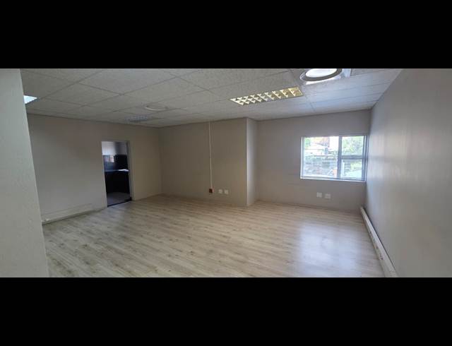 699M² OFFICE TO LET IN NELSPRUIT EXT 1