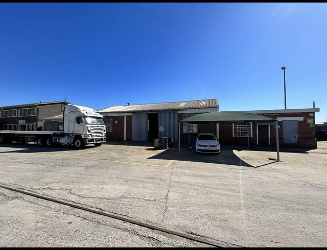383M² WAREHOUSE TO LET IN EPPING INDUSTRIAL