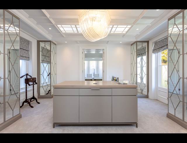 6 BEDROOM FREESTANDING TO LET IN BISHOPSCOURT