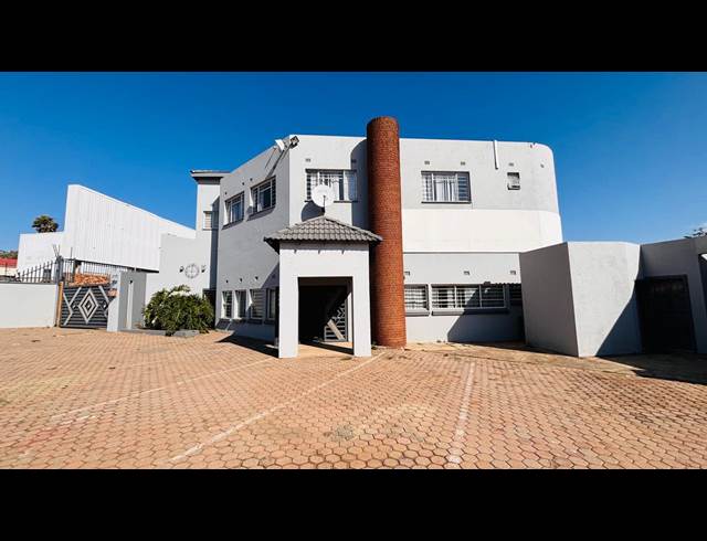 1,200M² WAREHOUSE TO LET IN ROODEPOORT CENTRAL