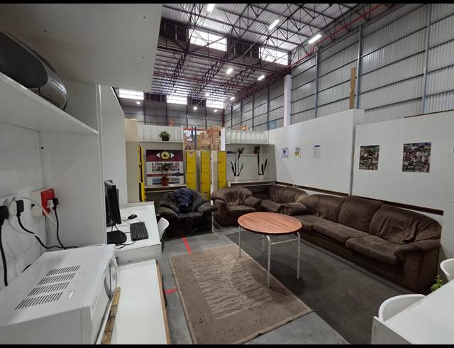 1,697M² WAREHOUSE TO LET IN AIRPORT INDUSTRIA