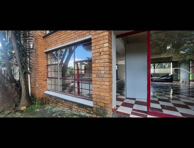 150M² BUSINESS TO LET IN ERASMIA