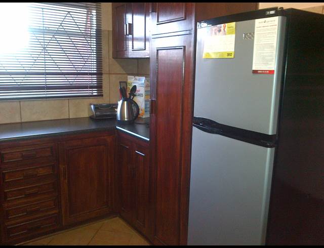 2 bed property to rent in GARDENIA PARK