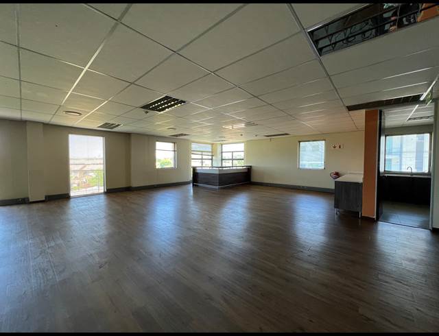 432.40M² OFFICE TO LET IN HIGHVELD