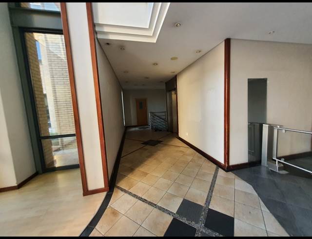 7,898M² OFFICE TO LET IN NIEUW MUCKLENEUK