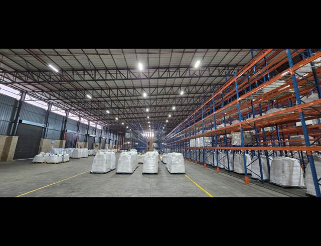 14,590M² WAREHOUSE TO LET IN NORTH RIDING