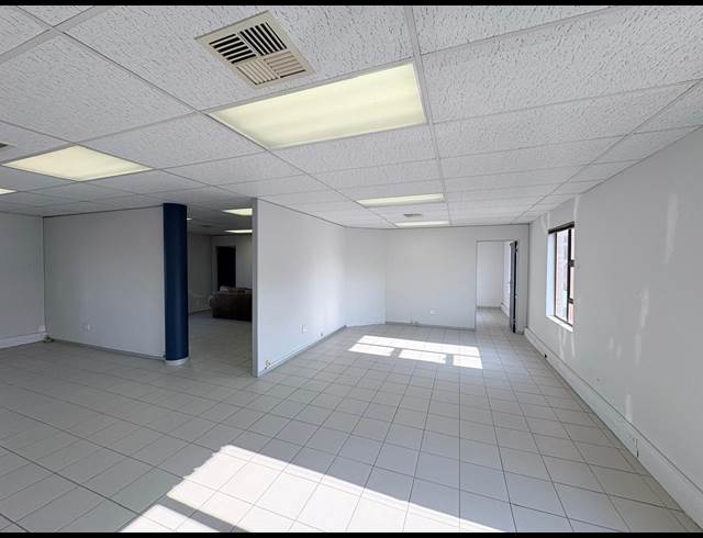145M² OFFICE TO LET IN FOURWAYS