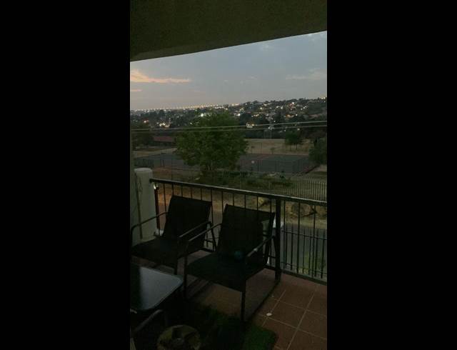 3 BEDROOM PROPERTY TO RENT IN WINCHESTER HILLS