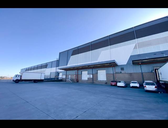 2,716M² WAREHOUSE TO LET IN HALFWAY GARDENS
