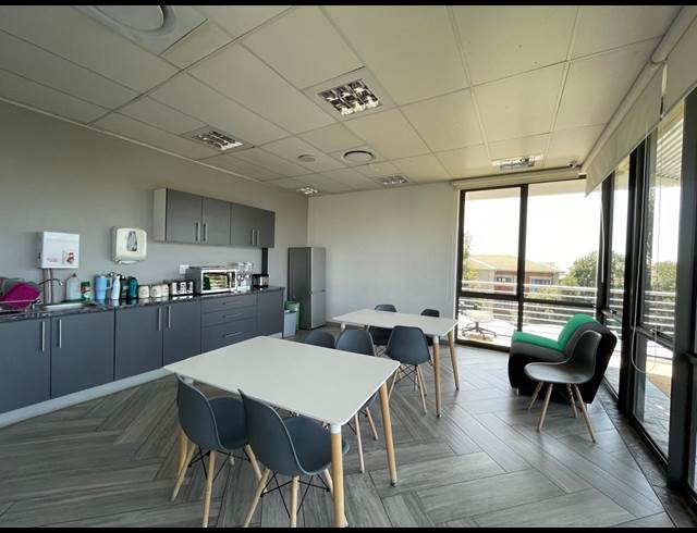 318M² OFFICE TO LET IN BRYANSTON