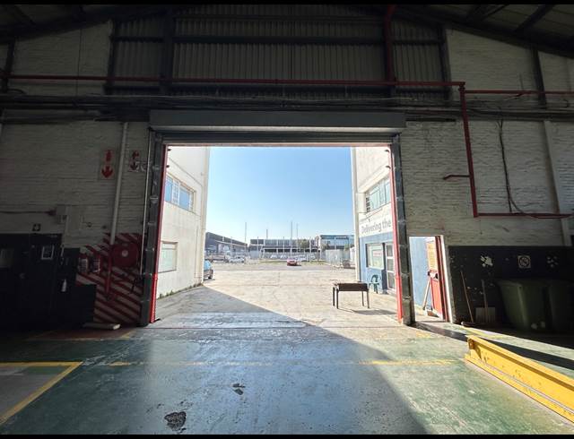 2,480M² WAREHOUSE TO LET IN EPPING INDUSTRIAL