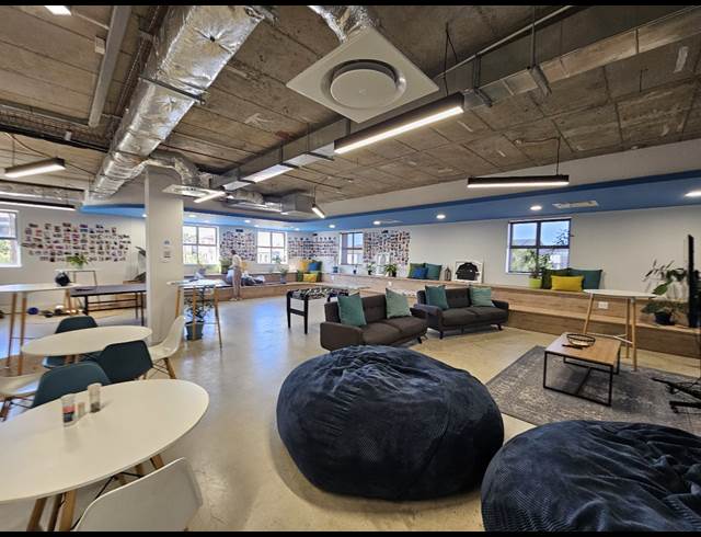 1,083M² OFFICE TO LET IN CENTURY CITY