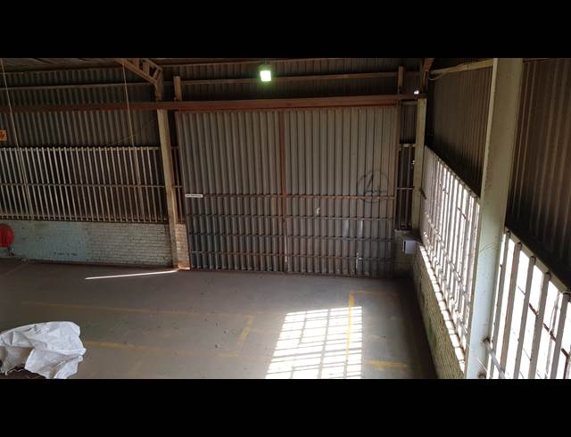 500M² FACTORY TO LET IN ANDERBOLT