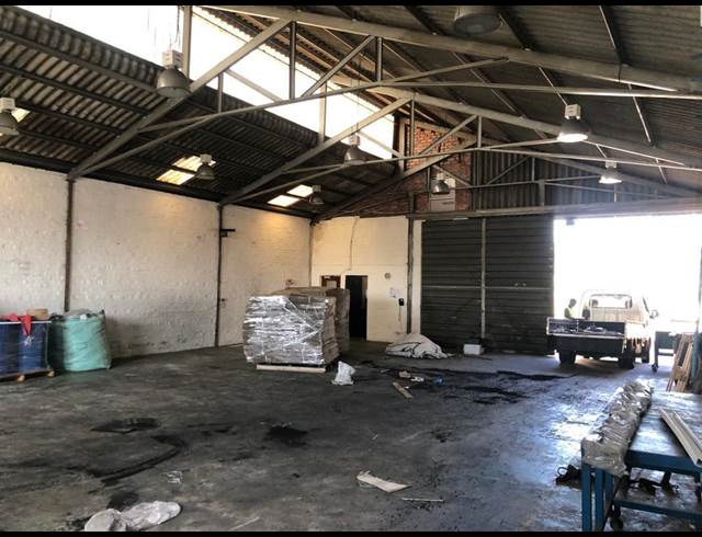 550M² WAREHOUSE TO LET IN STIKLAND