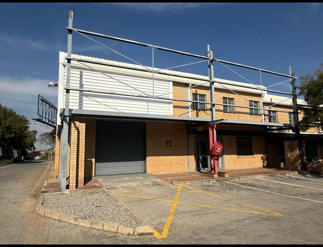 320M² WAREHOUSE TO LET IN HALFWAY HOUSE