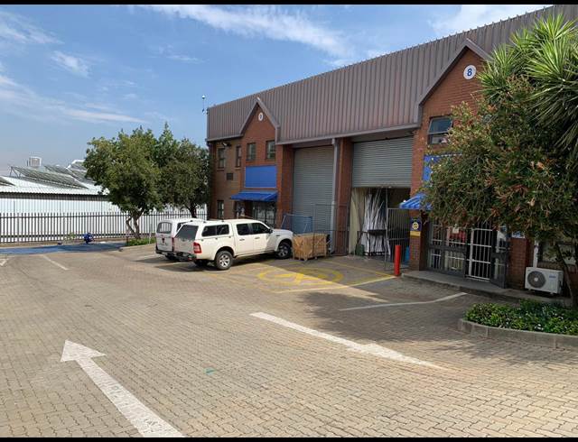 308M² WAREHOUSE TO LET IN STRIJDOMPARK