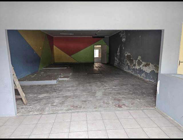 120M² WAREHOUSE TO LET IN SELECTION PARK