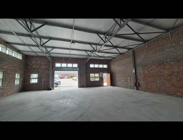 195M² WAREHOUSE TO LET IN SUNNYDALE