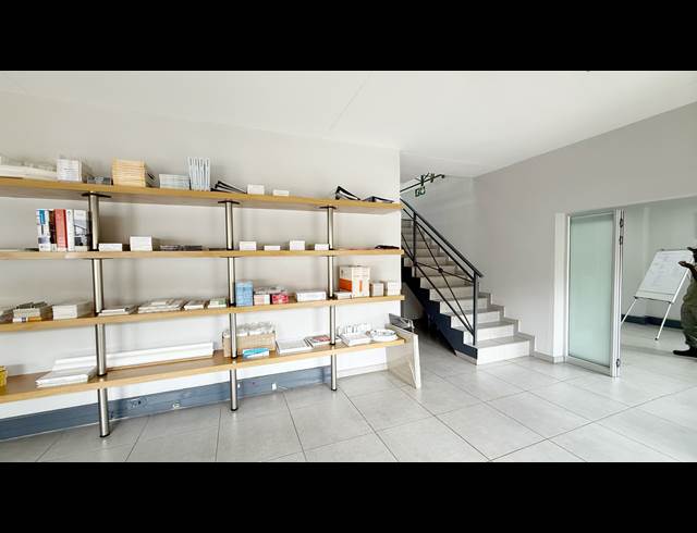 540M² WAREHOUSE TO LET IN MEADOWDALE