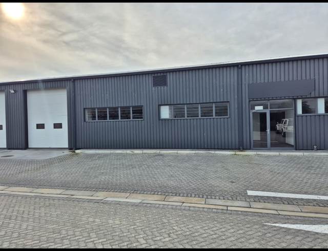 806M² WAREHOUSE TO LET IN RETREAT INDUSTRIAL