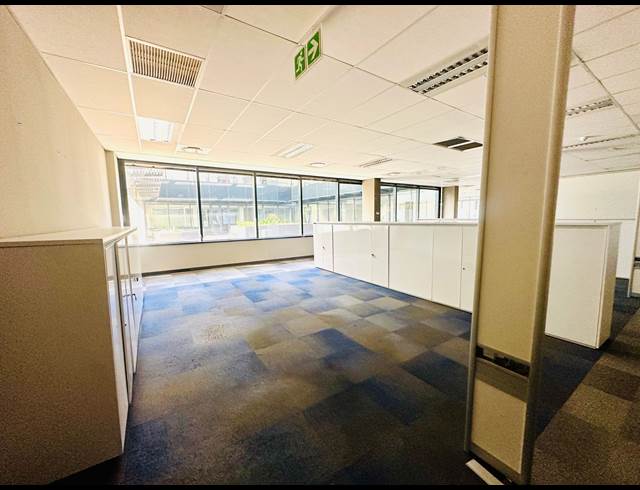 2,948M² OFFICE TO LET IN BRYANSTON