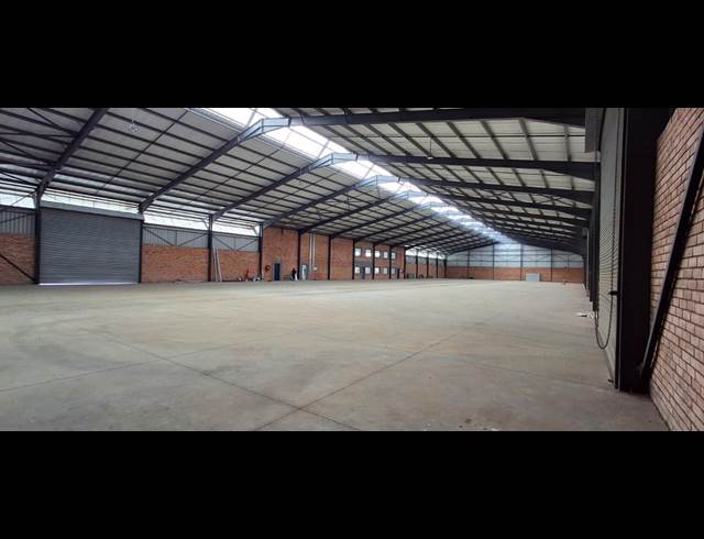 3,200M² BUILDING TO LET IN WITPOORT ESTATES