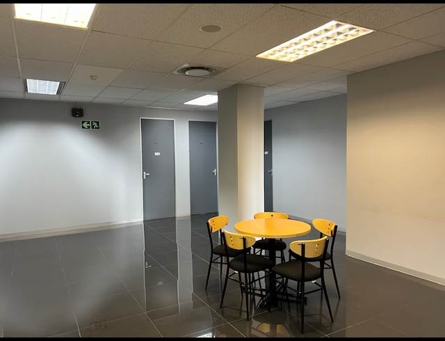 1,415M² OFFICE TO LET IN CAPE TOWN CITY CENTRE